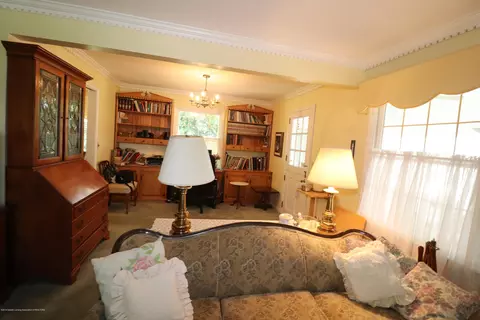 1434 Maycroft Rd, Lansing, MI 48917 photo 6