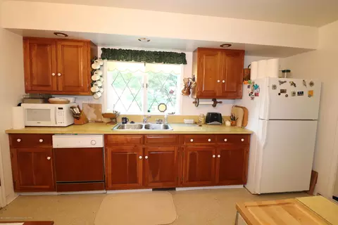 1434 Maycroft Rd, Lansing, MI 48917 photo 7
