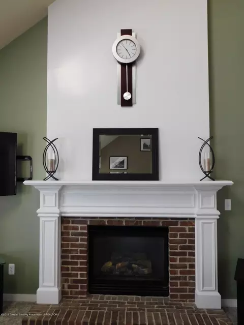 627 N Bailey Cir, Mason, MI 48854 photo 8
