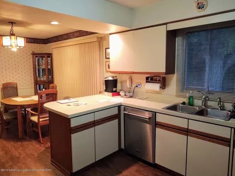 3435 Parkwood Dr, Dewitt, MI 48820 photo 10