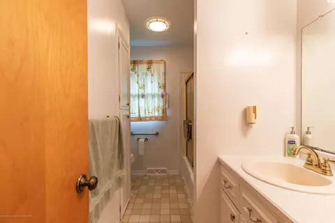 12590 Mckouen Dr, Dewitt, MI 48820 photo 14