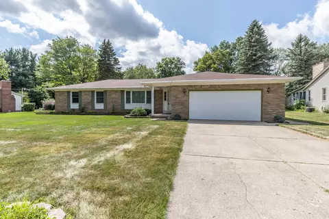 12590 Mckouen Dr, Dewitt, MI 48820 photo 1