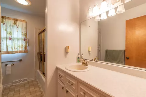 12590 Mckouen Dr, Dewitt, MI 48820 photo 15