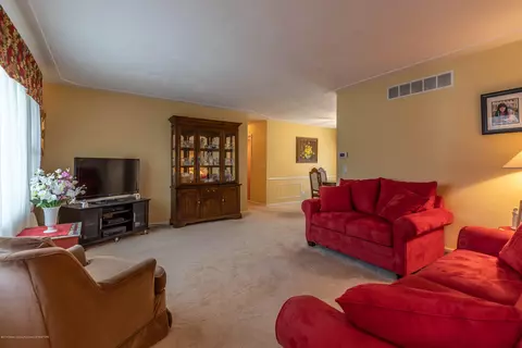 12590 Mckouen Dr, Dewitt, MI 48820 photo 5