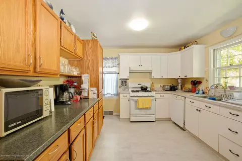 3306 Sunny Ln, Lansing, MI 48906 photo 7