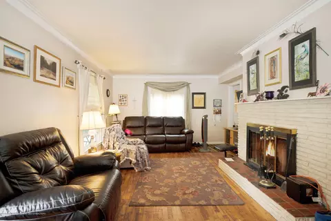 3306 Sunny Ln, Lansing, MI 48906 photo 3