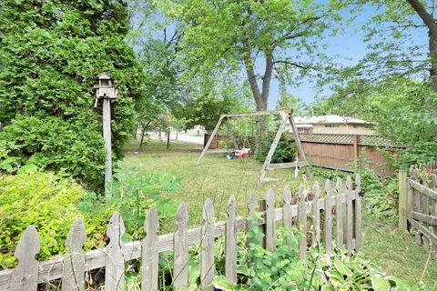 3306 Sunny Ln, Lansing, MI 48906 photo 27