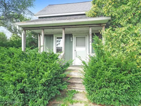 8842 S Francis Rd, Dewitt, MI 48820 photo 2