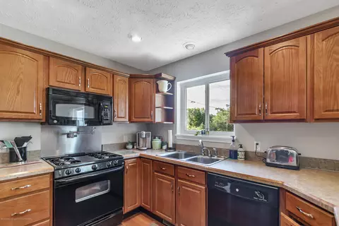 8980 Mattrada Dr, Dimondale, MI 48821 photo 16