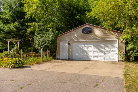 8755 Coleman Rd, Haslett, MI 48840 photo 5
