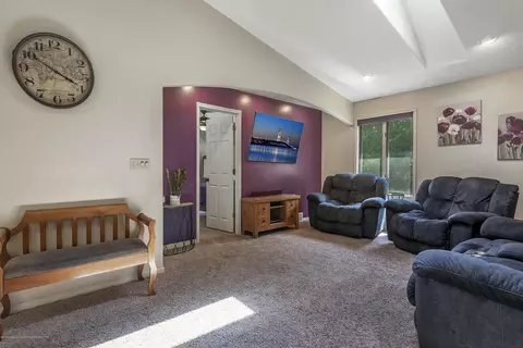 331 Walnut St, Dimondale, MI 48821 photo 7