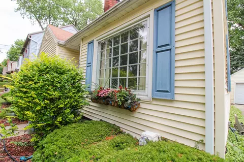 528 Kipling Blvd, Lansing, MI 48912 photo 2