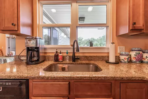 1075 Oakwood Dr, Dewitt, MI 48820 photo 12