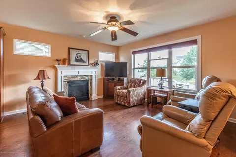 1075 Oakwood Dr, Dewitt, MI 48820 photo 5