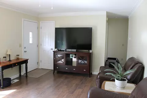 3214 Walker St, Lansing, MI 48906 photo 5