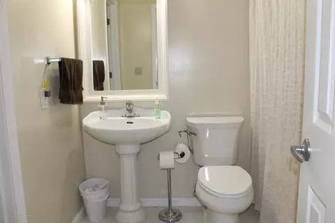 3214 Walker St, Lansing, MI 48906 photo 9