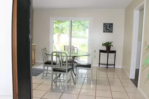 3214 Walker St, Lansing, MI 48906 photo 8