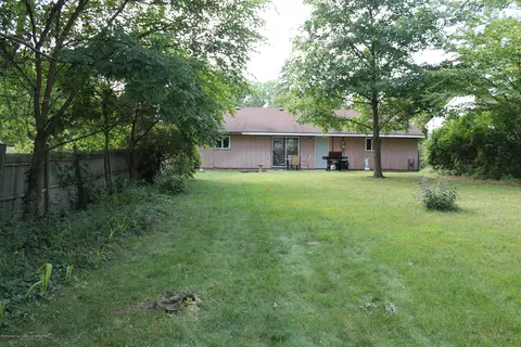 3214 Walker St, Lansing, MI 48906 photo 3