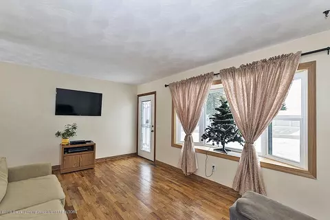 1003 Pine St, Dewitt, MI 48820 photo 3