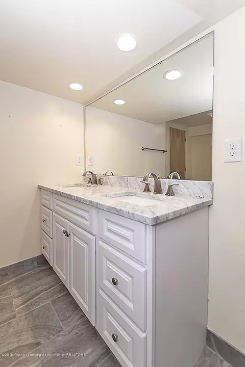 1003 Pine St, Dewitt, MI 48820 photo 12