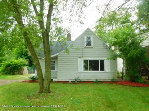 536 E Howe Ave, Lansing, MI 48906 photo 2