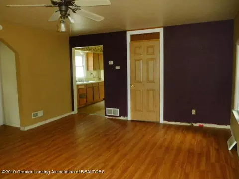 536 E Howe Ave, Lansing, MI 48906 photo 4