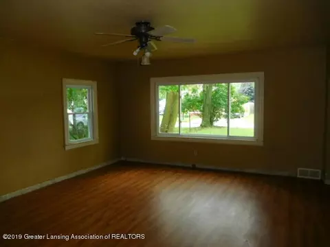 536 E Howe Ave, Lansing, MI 48906 photo 5