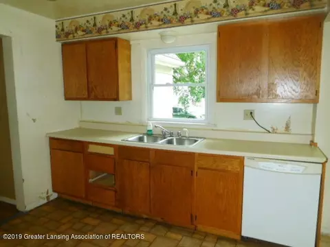 536 E Howe Ave, Lansing, MI 48906 photo 7