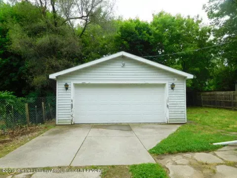 536 E Howe Ave, Lansing, MI 48906 photo 3