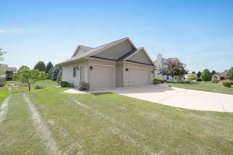 11573 Sara Ann Dr, Dewitt, MI 48820 photo 3
