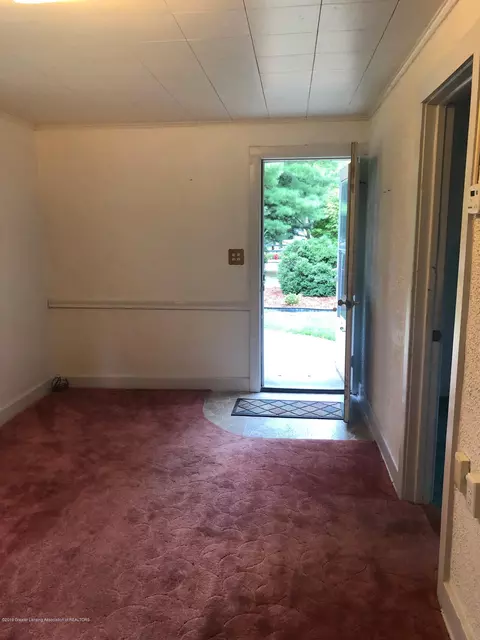 231 Lloyd St, Williamston, MI 48895 photo 4