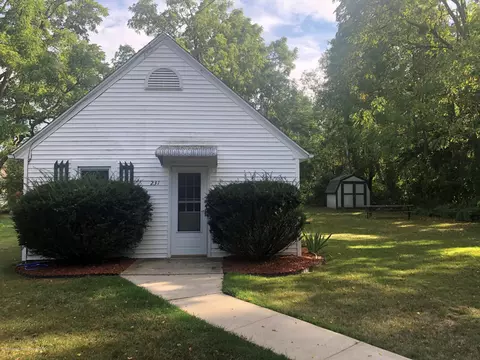 231 Lloyd St, Williamston, MI 48895 photo 2