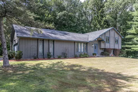 4601 Jadestone Dr, Williamston, MI 48895 photo 2