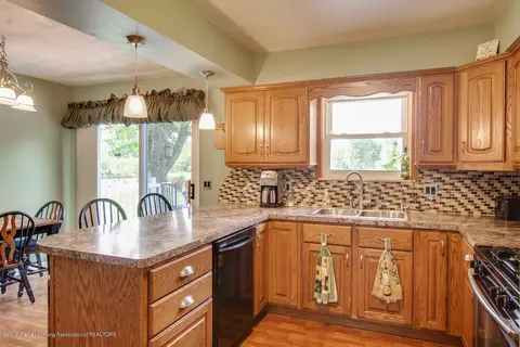 9495 E Cole Rd, Durand, MI 48429 photo 12