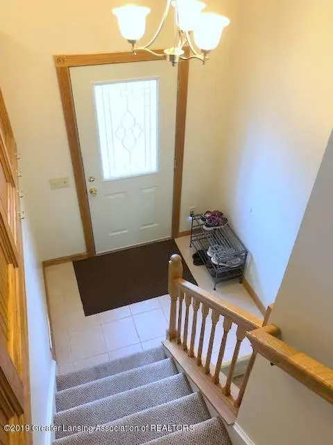 1337 N Creyts Rd, Lansing, MI 48917 photo 4