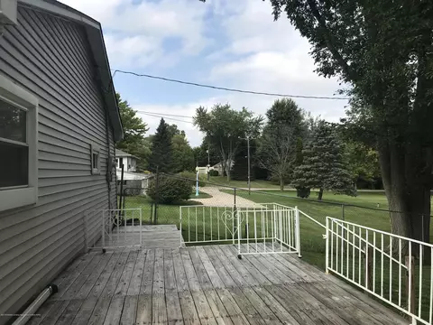 15045 Daggott Rd, Lansing, MI 48906 photo 4