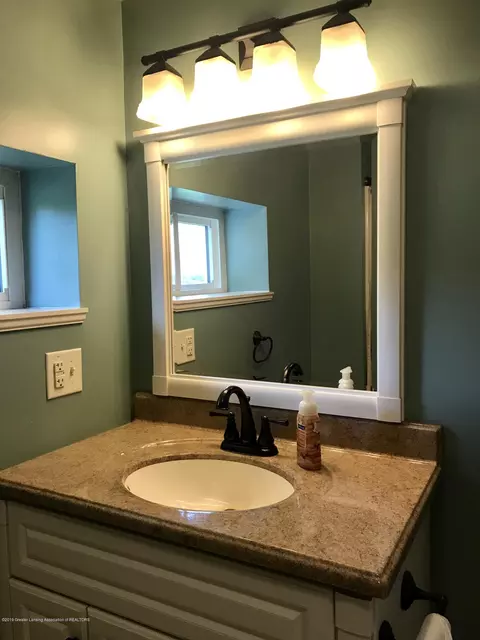 15045 Daggott Rd, Lansing, MI 48906 photo 16