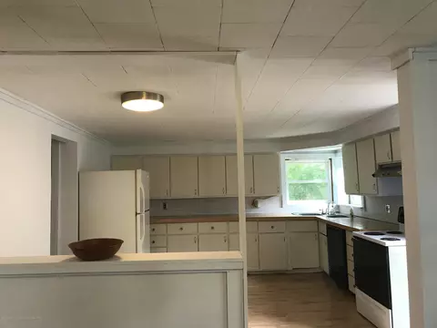 15045 Daggott Rd, Lansing, MI 48906 photo 9