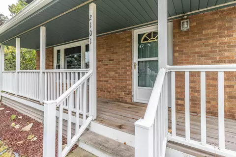 2101 Cooper Ave, Lansing, MI 48910 photo 2