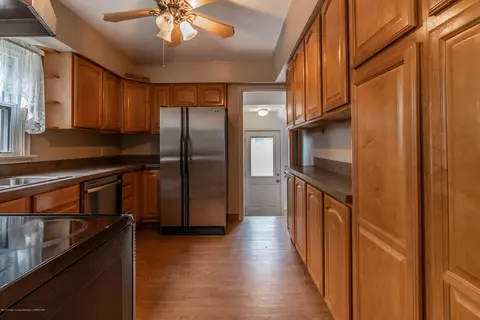 2101 Cooper Ave, Lansing, MI 48910 photo 4
