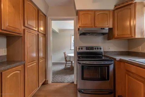 2101 Cooper Ave, Lansing, MI 48910 photo 5