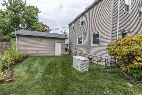 2101 Cooper Ave, Lansing, MI 48910 photo 25