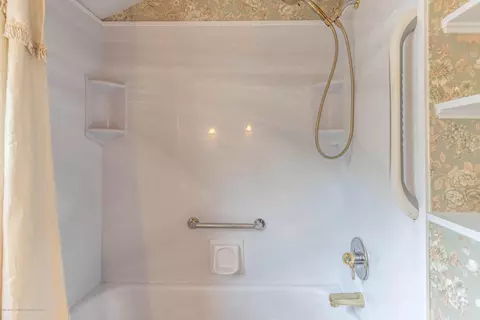 2101 Cooper Ave, Lansing, MI 48910 photo 19
