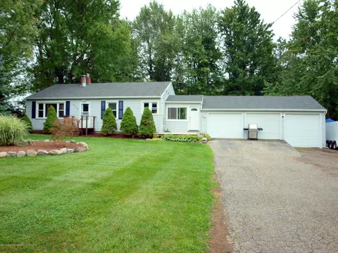 6070 E Clark Rd, Bath, MI 48808 photo 1