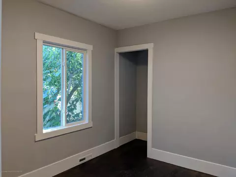 818 Everett Dr, Lansing, MI 48915 photo 10