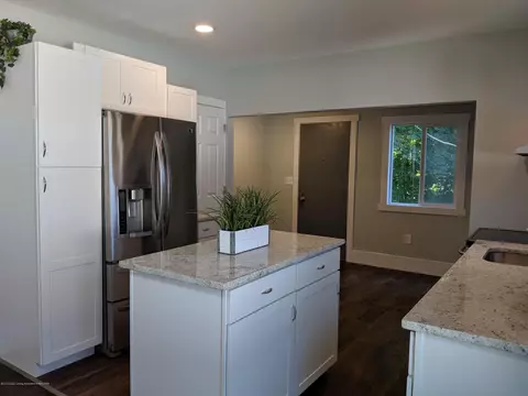 818 Everett Dr, Lansing, MI 48915 photo 6