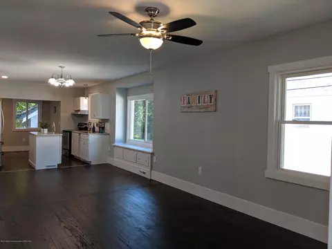 818 Everett Dr, Lansing, MI 48915 photo 3