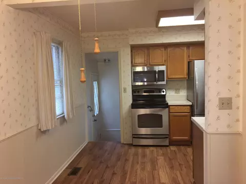3914 Devonshire Ave, Lansing, MI 48910 photo 6