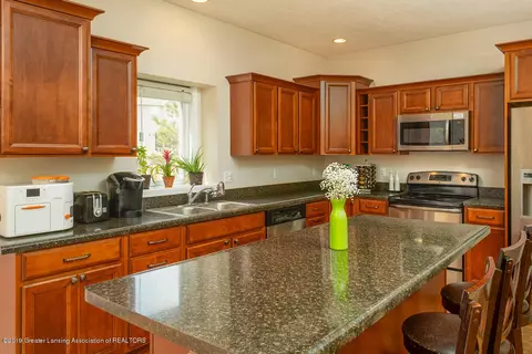5287 Thames Dr, Haslett, MI 48840 photo 18