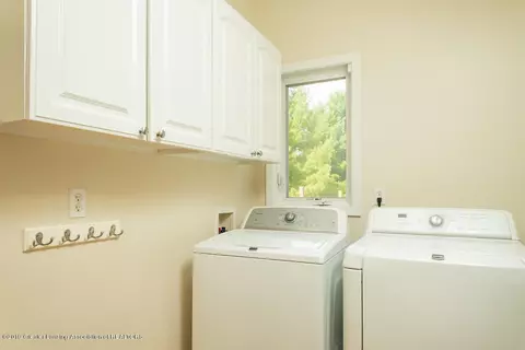 5287 Thames Dr, Haslett, MI 48840 photo 20